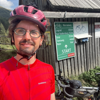 Radtouren-Checker Markus Vogt am Startpunkt der Murradwegs
